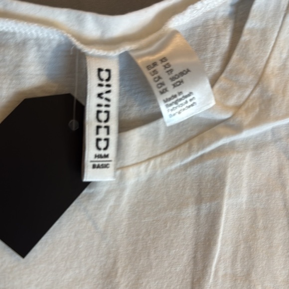 NEW with tag H&M sleeveless tank top. - Picture 3 of 4